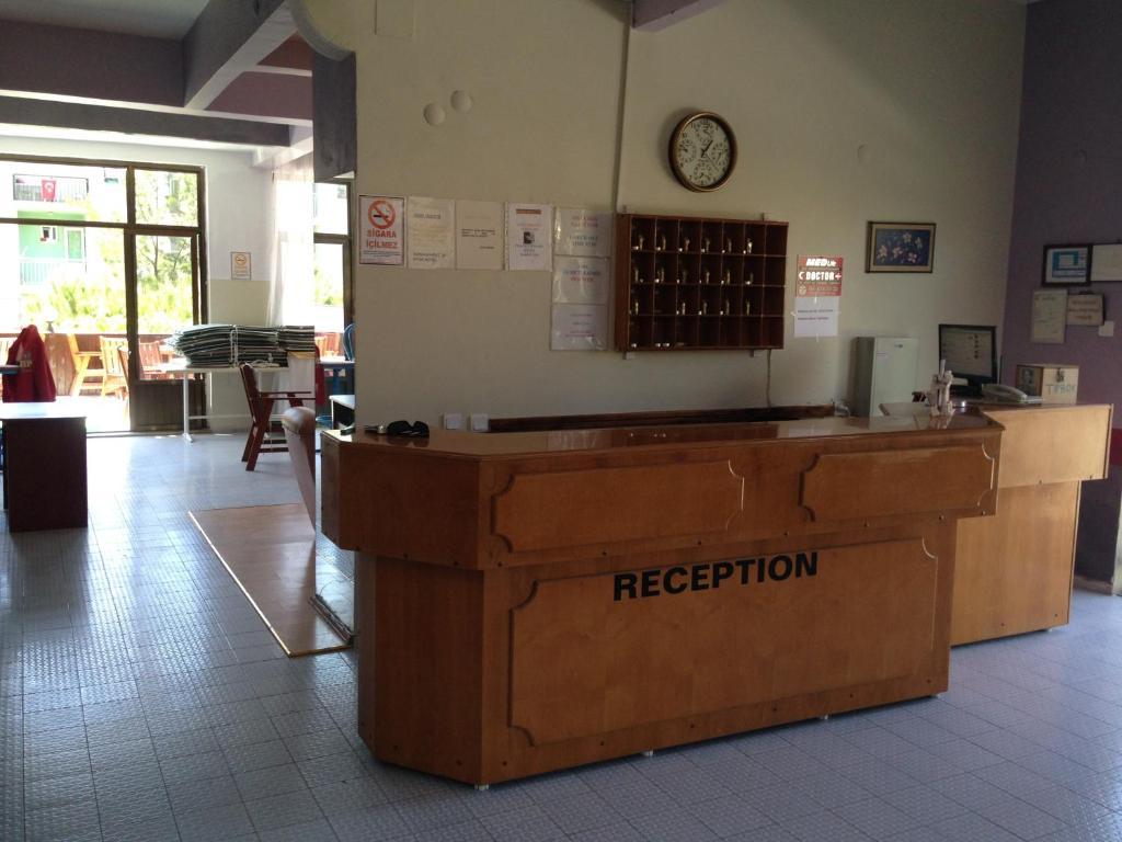 Ayda Hotel คูซาดาซี ภายนอก รูปภาพ
