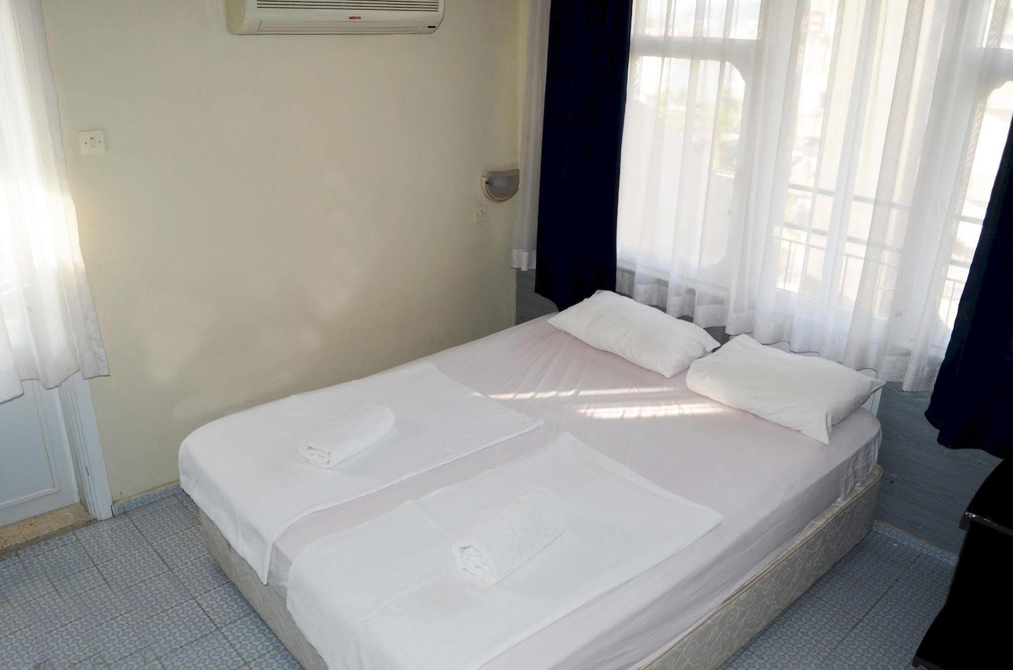 Ayda Hotel คูซาดาซี ภายนอก รูปภาพ