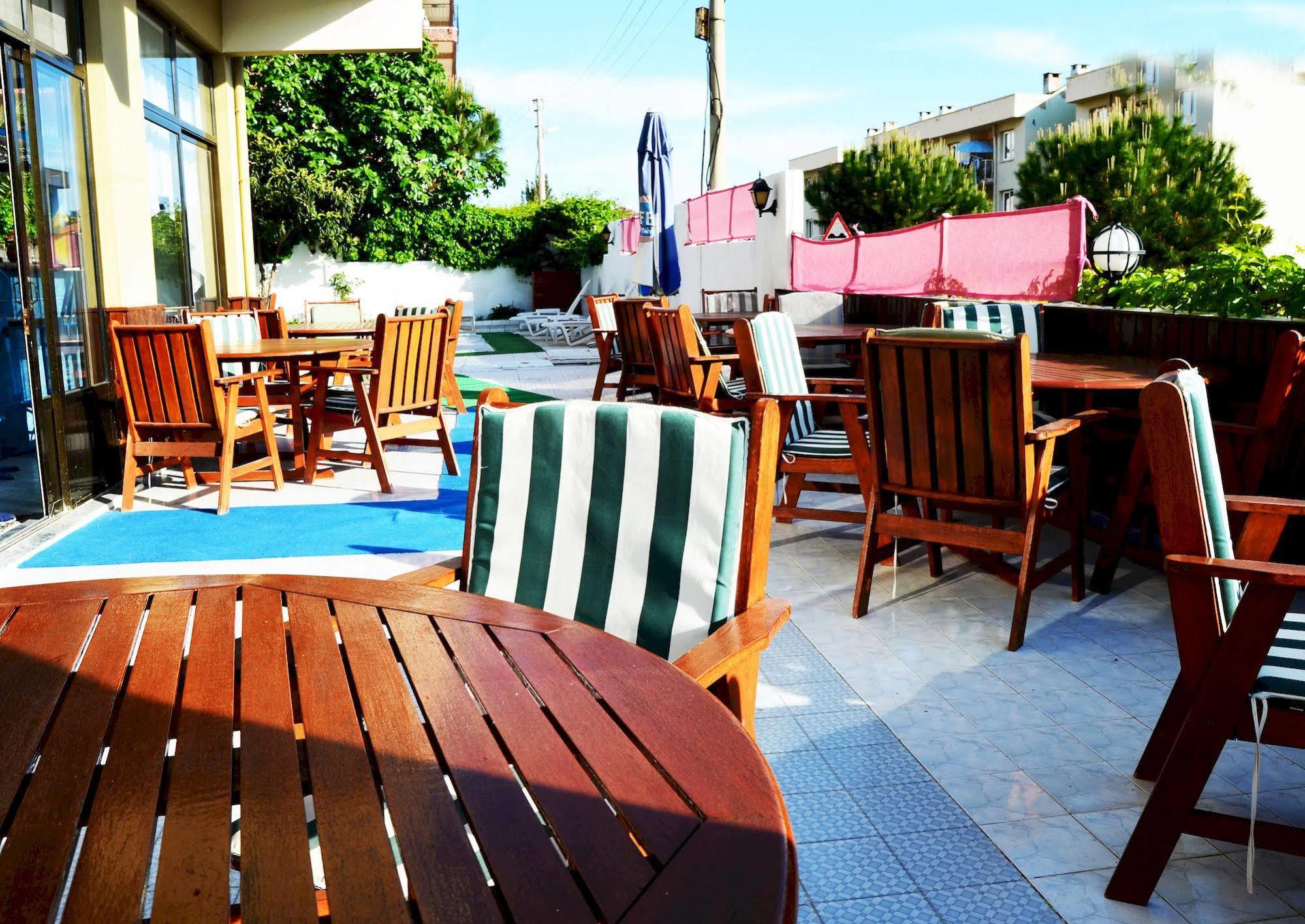 Ayda Hotel คูซาดาซี ภายนอก รูปภาพ