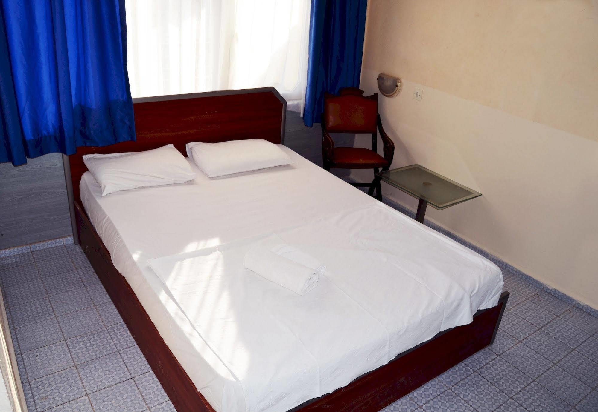 Ayda Hotel คูซาดาซี ภายนอก รูปภาพ