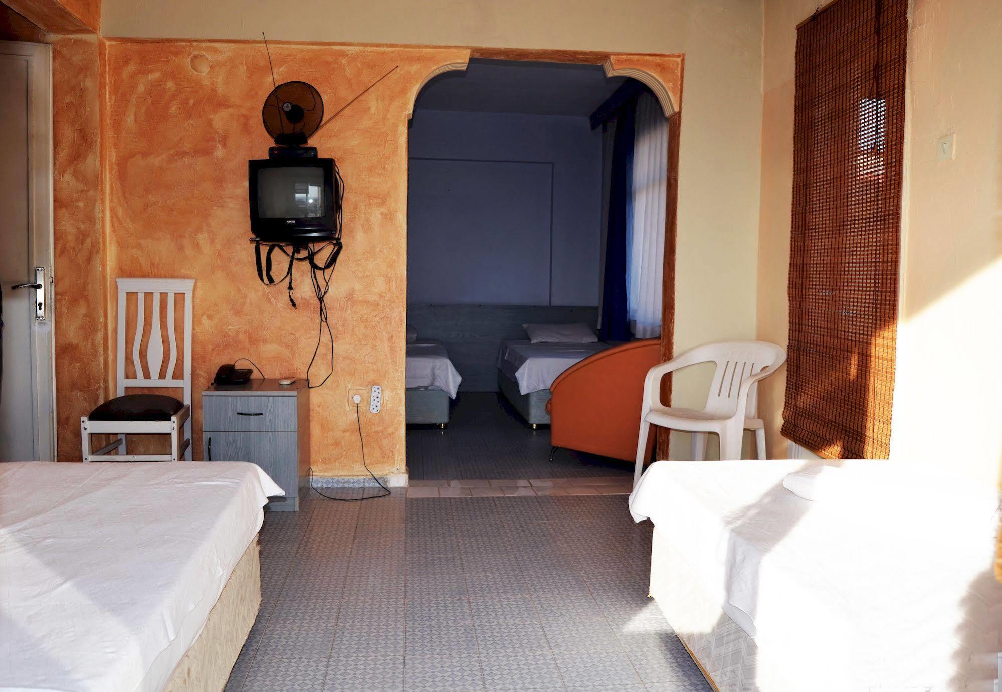 Ayda Hotel คูซาดาซี ภายนอก รูปภาพ