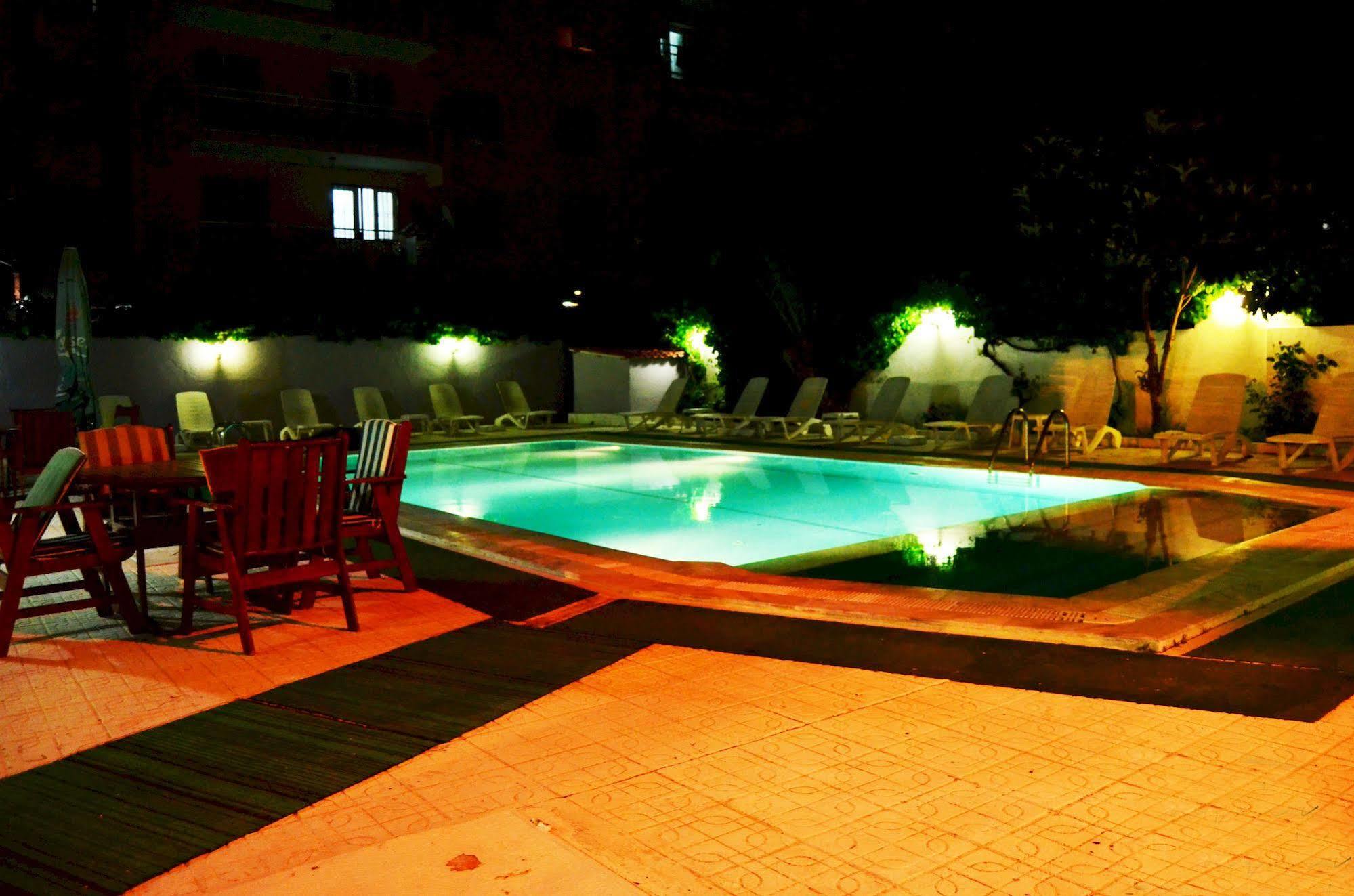Ayda Hotel คูซาดาซี ภายนอก รูปภาพ
